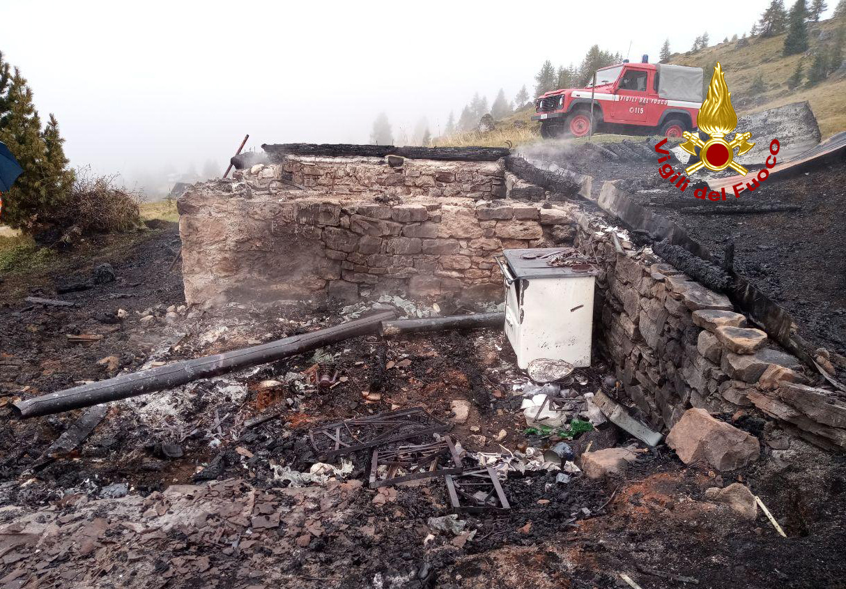 INCENDIO IN UNA BAITA A 2200 MT DI QUOTA NEL BELLUNESE